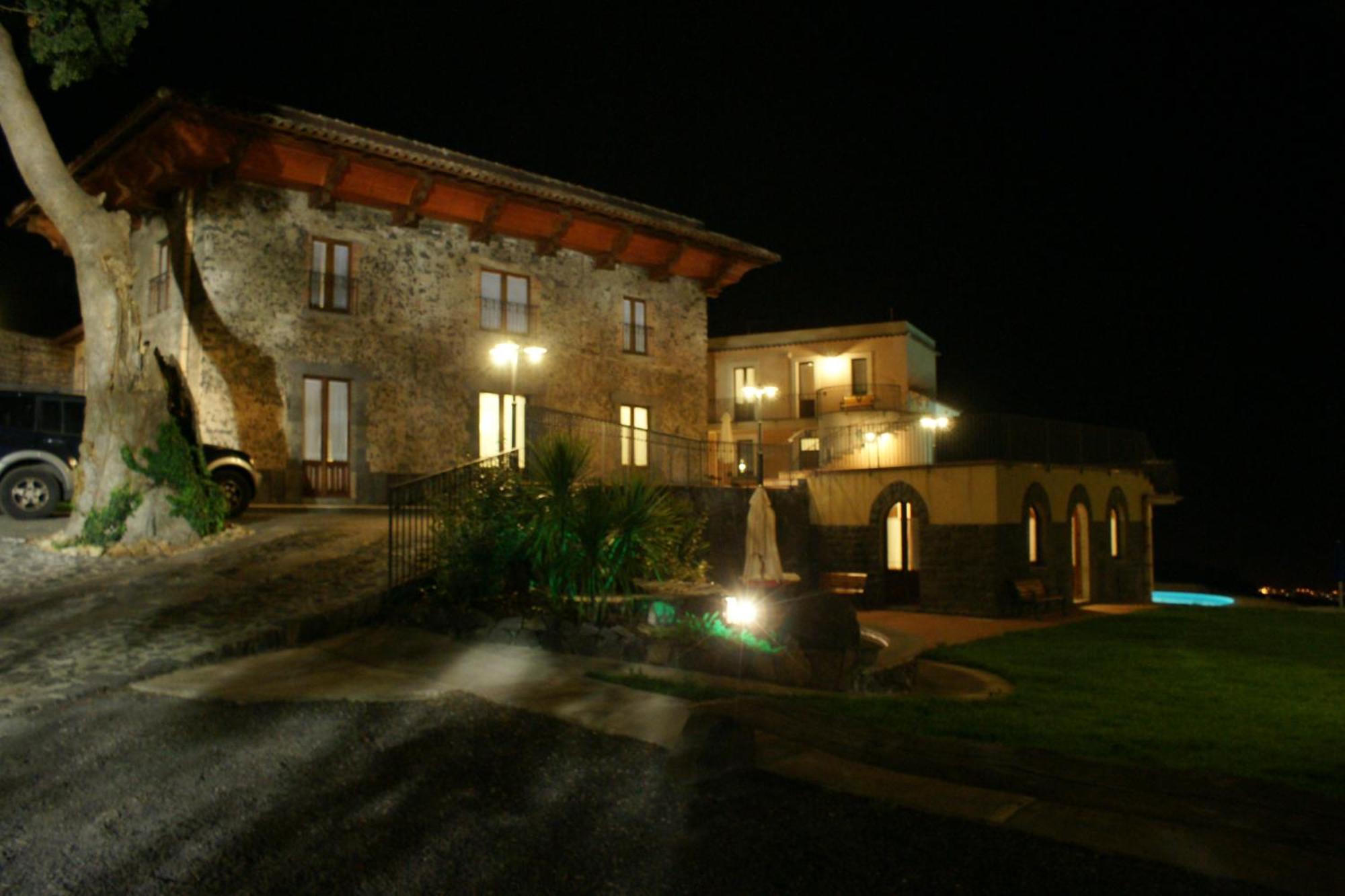 Antico Borgo Petralia Casa de hóspedes Zafferana Etnea Exterior foto