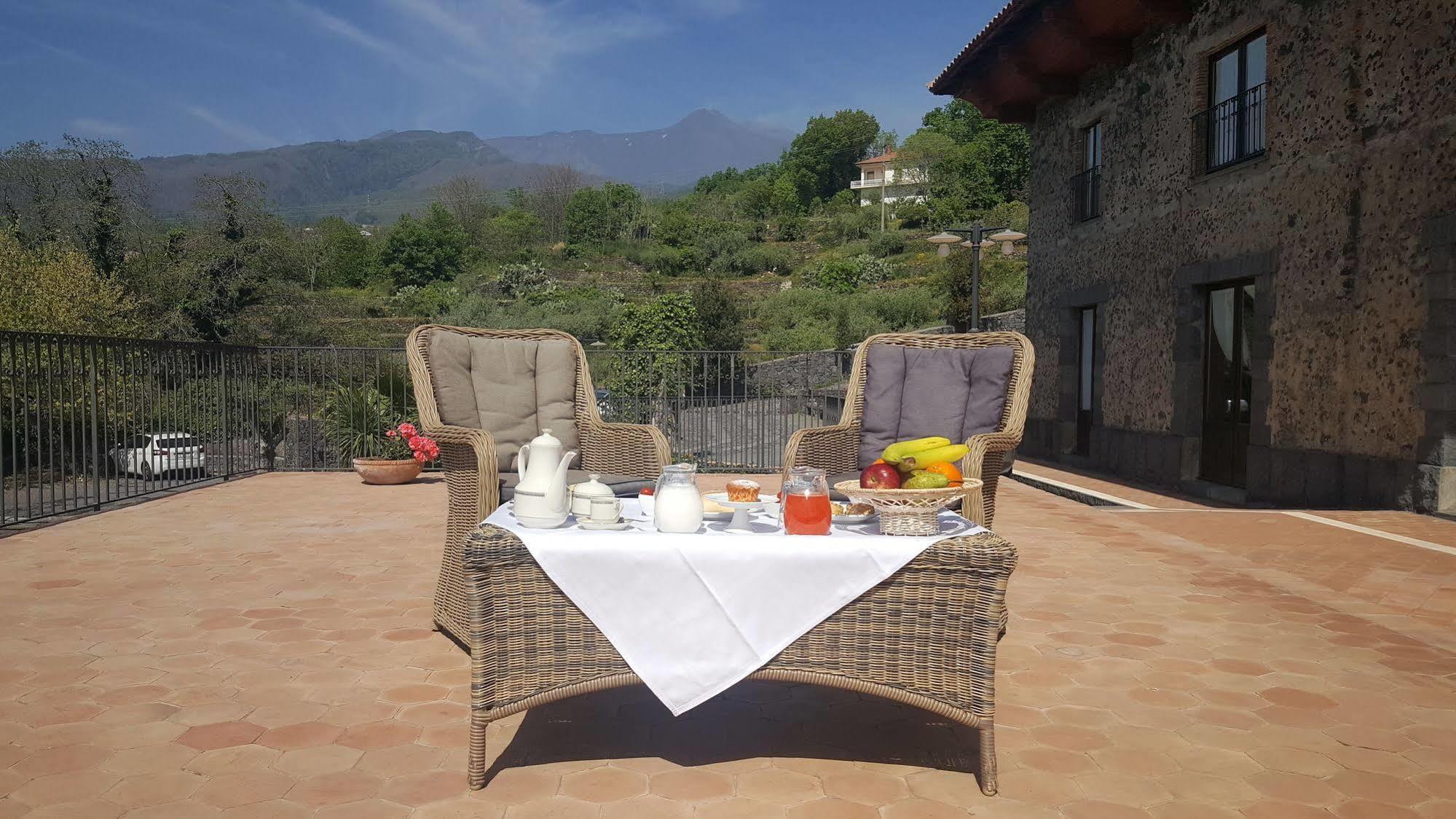 Antico Borgo Petralia Casa de hóspedes Zafferana Etnea Exterior foto