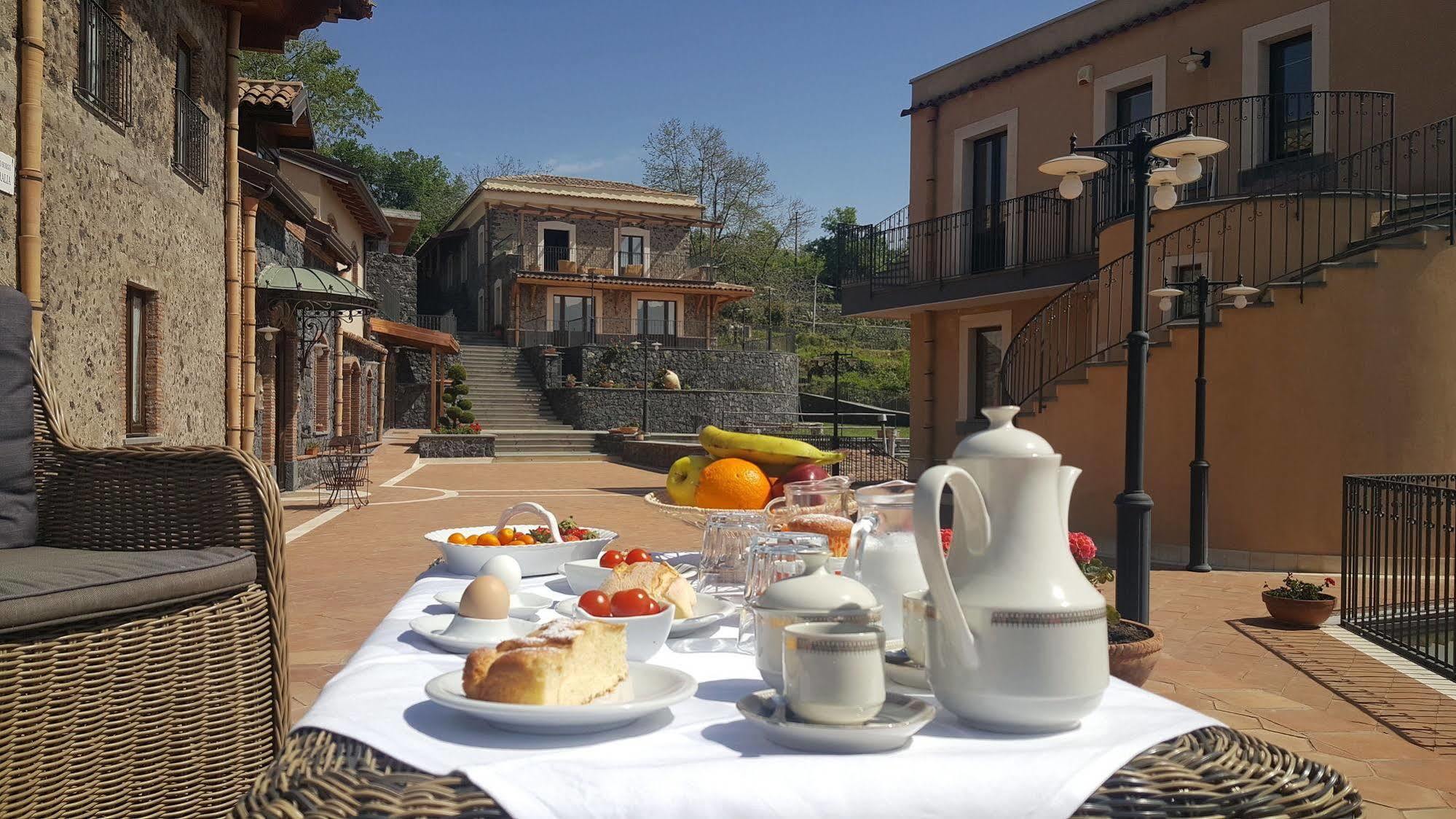 Antico Borgo Petralia Casa de hóspedes Zafferana Etnea Exterior foto